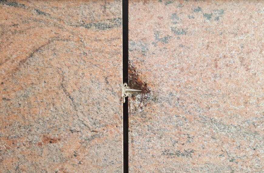 Instandsetzung, Reparatur und Überarbeitung von Natur- und Kunststein. Bodenfliesen, Wandfliesen, Verkleidungen, Waschtische, Treppenstufen, Säulen, Pfeiler, Arbeitsplatten usw..